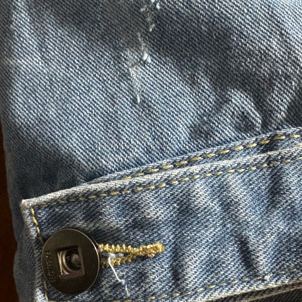NWT Embroidered Taylor Swift Denim Jacket with text. women’s small. - Picture 6 of 15